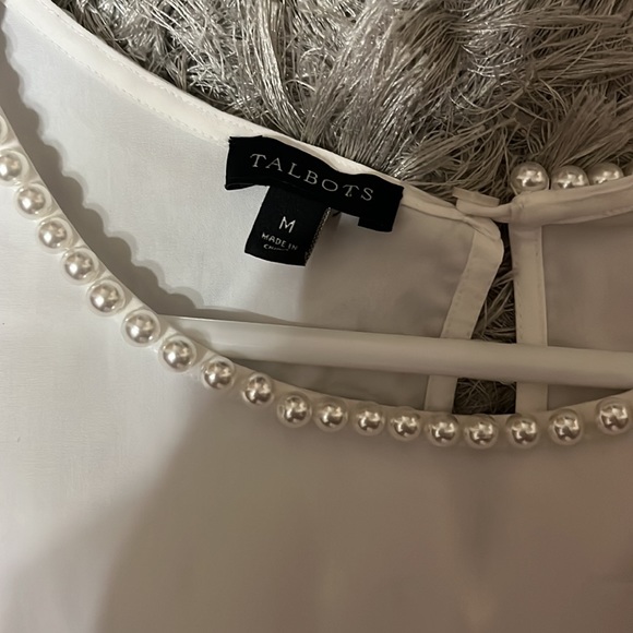 Beautiful white pearl talbots shirt - Picture 2 of 3